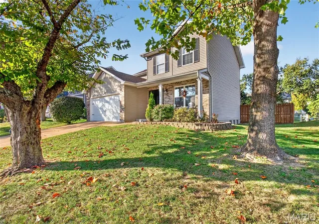 Photo 3 of Single family home for sale at 1028 Parc Central Dr, Festus, MO 63028 | MLS# MIS26067079 | Listing updated on 2026-10-30