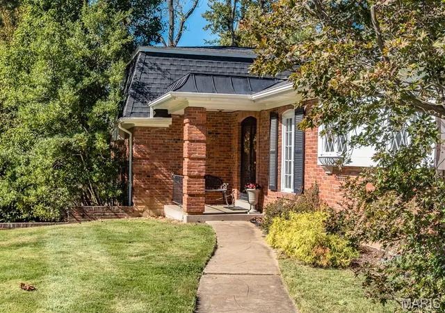 Photo 2 of Single family home for sale at 11631 Fallbrook Dr, Saint Louis, MO 63131 | MLS# MIS26067088 | Listing updated on 2026-10-26