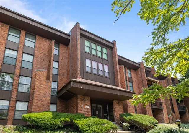 Photo 1 of Condo for sale at 514 Coeur De Royale Dr #202, Saint Louis, MO 63141 | MLS# MIS26067100 | Listing updated on 2026-10-22