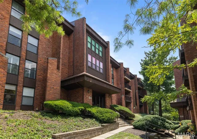 Photo 2 of Condo for sale at 514 Coeur De Royale Dr #202, Saint Louis, MO 63141 | MLS# MIS26067100 | Listing updated on 2026-10-22