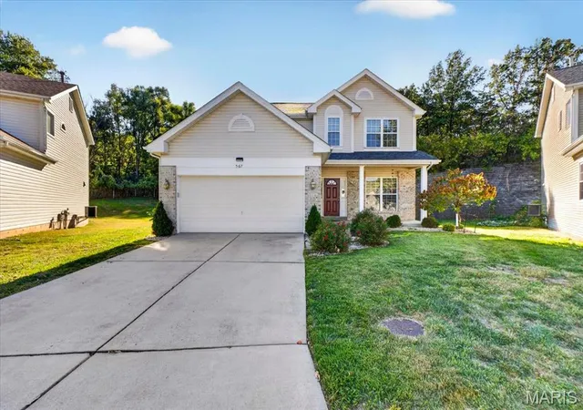 Photo 1 of Single family home for sale at 567 Brk Meadow Dr, Ballwin, MO 63021 | MLS# MIS26067101 | Listing updated on 2026-10-19