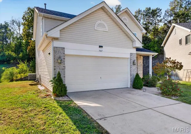 Photo 4 of Single family home for sale at 567 Brk Meadow Dr, Ballwin, MO 63021 | MLS# MIS26067101 | Listing updated on 2026-10-19
