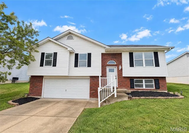 Single family home for sale at 2009 Rosedale Ct, Arnold, MO 63010 | MLS# MIS26067103