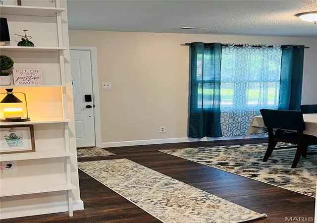 Photo 4 of Single family home for sale at 9049 Southview Ln, Saint Louis, MO 63123 | MLS# MIS26067104 | Listing updated on 2026-10-21