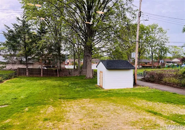 Photo 3 of Single family home for sale at 9049 Southview Ln, Saint Louis, MO 63123 | MLS# MIS26067104 | Listing updated on 2026-10-21