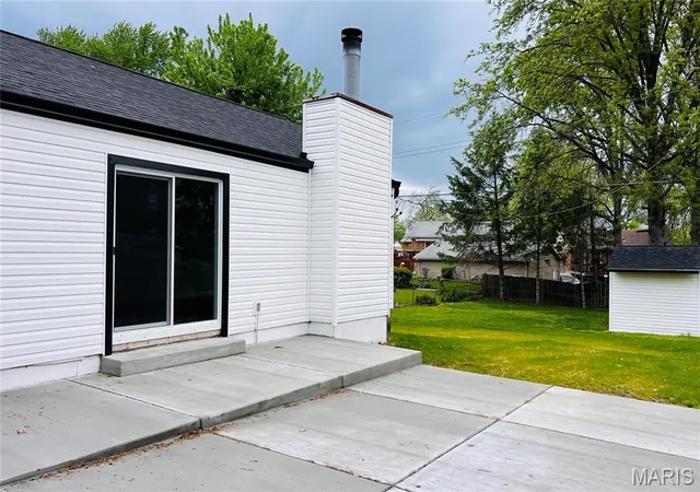 Photo 2 of Single family home for sale at 9049 Southview Ln, Saint Louis, MO 63123 | MLS# MIS26067104 | Listing updated on 2026-10-21