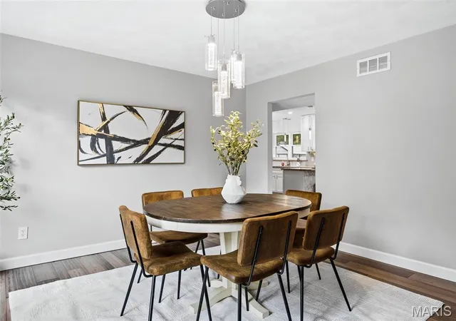Photo 3 of Single family home for sale at 810 Meadowlark Dr, O Fallon, IL 62269 | MLS# MIS26067105 | Listing updated on 2026-10-20