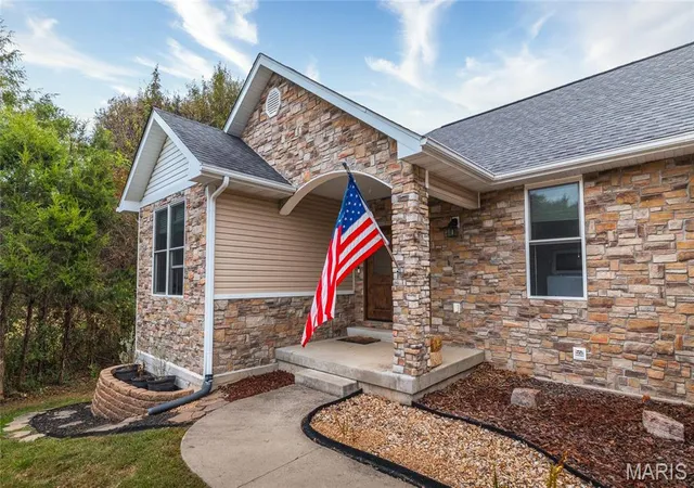 Photo 3 of Single family home for sale at 1717 Palmer Ct, Rolla, MO 65401 | MLS# MIS26067106 | Listing updated on 2026-10-20