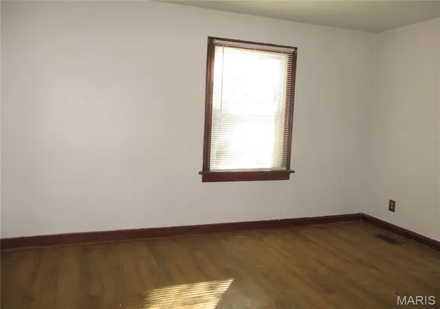 Photo 4 of Single family home for sale at 9038 Pallardy Ln, St Louis, MO 63114 | MLS# MIS26067107 | Listing updated on 2026-10-21