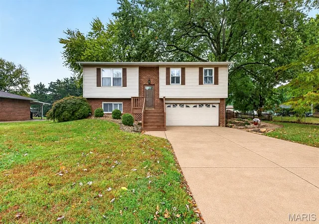 Photo 1 of Single family home for sale at 30 Wexford Green, Maryville, IL 62062 | MLS# MIS26067108 | Listing updated on 2026-10-26