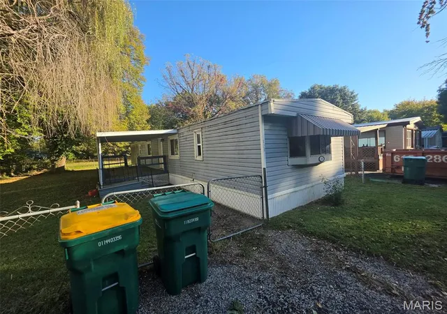 Photo 1 of Sale Pending at 210 Ellen Ln, O Fallon, IL 62269 | MLS# MIS26067114 | Listing updated on 2026-10-26
