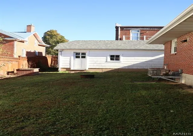 Photo 2 of Single family home for sale at 215 E 4th Street, Washington, MO 63090 | MLS# MIS26067122 | Listing updated on 2026-10-19