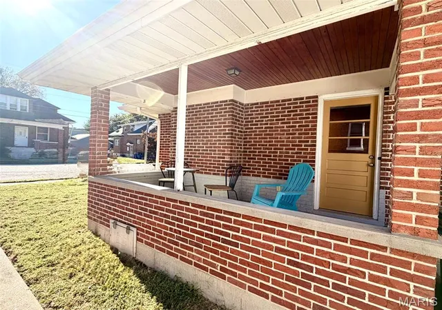 Photo 3 of Single family home for sale at 215 E 4th Street, Washington, MO 63090 | MLS# MIS26067122 | Listing updated on 2026-10-19