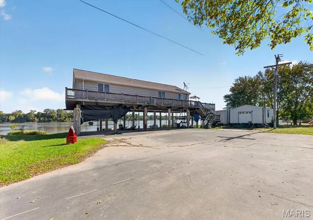 Photo 2 of Sale Pending at 69 Weule Boat Harbor, Saint Charles, MO 63301 | MLS# MIS26067131 | Listing updated on 2026-10-23