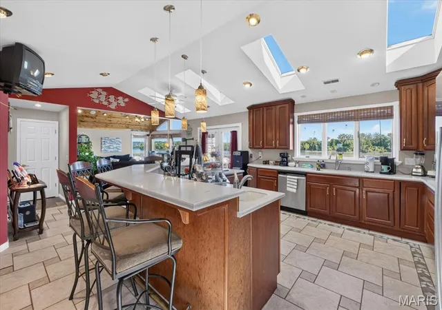 Photo 4 of Sale Pending at 69 Weule Boat Harbor, Saint Charles, MO 63301 | MLS# MIS26067131 | Listing updated on 2026-10-23
