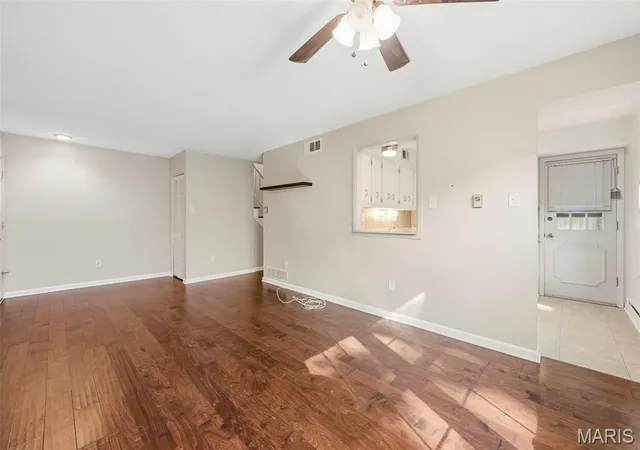 Photo 4 of Condo for sale at 1722 Herault Pl #B, St Louis, MO 63125 | MLS# MIS26067132 | Listing updated on 2026-10-21