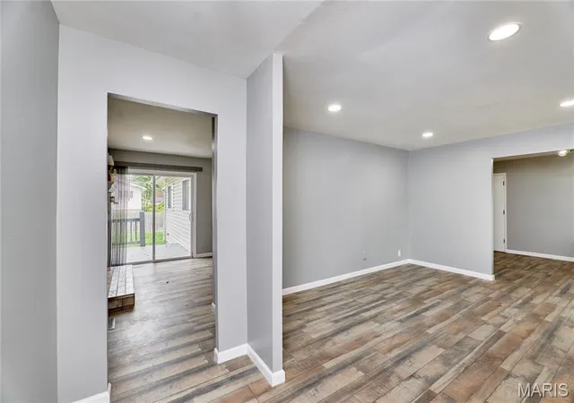 Photo 1 of Single family home for sale at 3092 Wintergreen Dr, Florissant, MO 63033 | MLS# MIS26067134 | Listing updated on 2026-10-28
