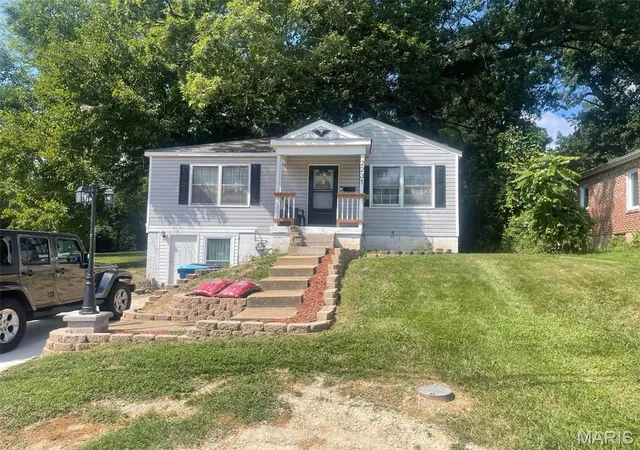 Photo 1 of Single family home for sale at 2231 Wallis Ave, Saint Louis, MO 63114 | MLS# MIS26067139 | Listing updated on 2026-10-20