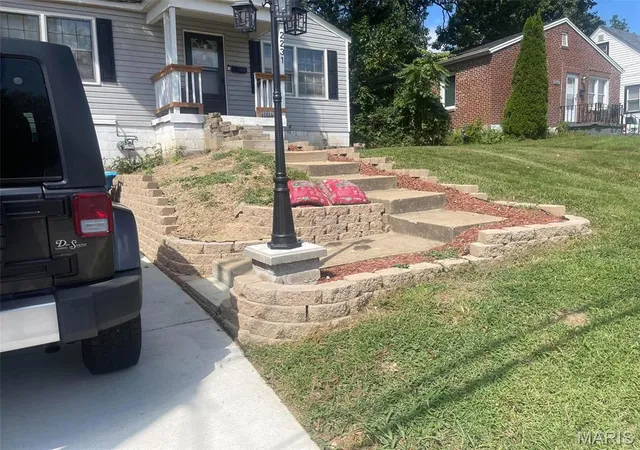 Photo 3 of Single family home for sale at 2231 Wallis Ave, Saint Louis, MO 63114 | MLS# MIS26067139 | Listing updated on 2026-10-20