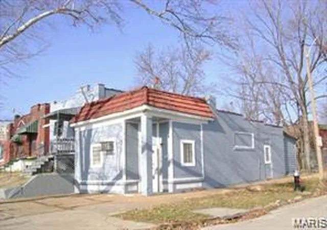 Photo 1 of Single family home for sale at 4201 E Lexington Ave, Saint Louis, MO 63115 | MLS# MIS26067143 | Listing updated on 2026-10-28
