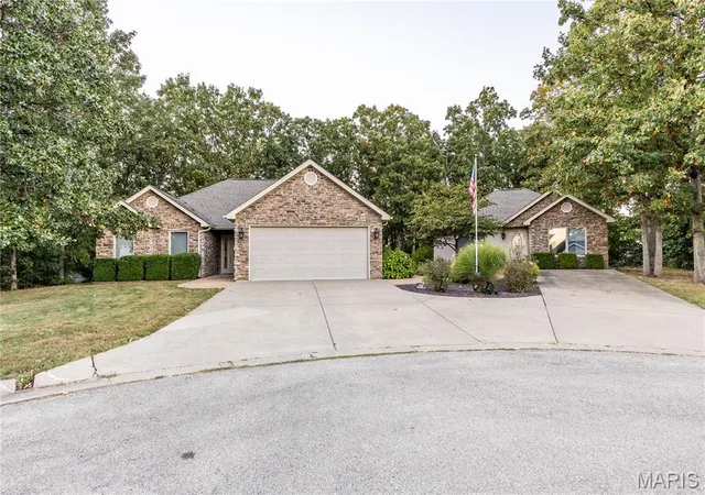 Photo 3 of Single family home for sale at 407 Ahr Strom Dr, Owensville, MO 65066 | MLS# MIS26067154 | Listing updated on 2026-10-19