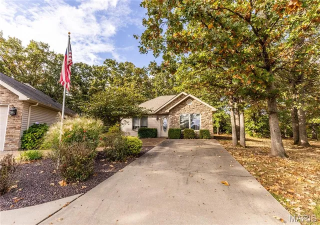 Photo 2 of Single family home for sale at 407 Ahr Strom Dr, Owensville, MO 65066 | MLS# MIS26067154 | Listing updated on 2026-10-19