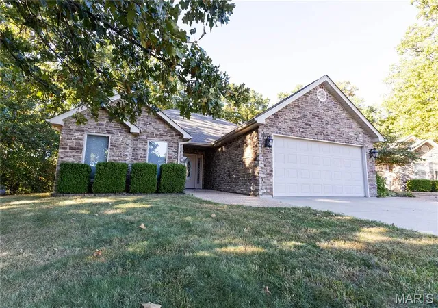 Photo 3 of Single family home for sale at 407 Ahr Strom Dr, Owensville, MO 65066 | MLS# MIS26067154 | Listing updated on 2026-10-19