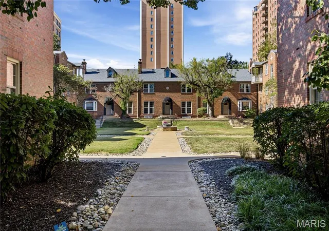 Photo 1 of Condo for sale at 817 Westwood Dr #3E, Saint Louis, MO 63105 | MLS# MIS26067168 | Listing updated on 2026-10-22