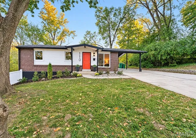 Photo 1 of Single family home for sale at 110 E Thornton Ave, Saint Louis, MO 63119 | MLS# MIS26067174 | Listing updated on 2026-10-22