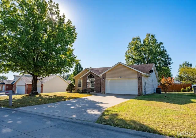 Single family home for sale at 3965 Scenic View Dr, Cape Girardeau, MO 63701 | MLS# MIS26067177
