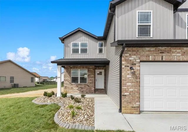 Photo 2 of Single family home for sale at 3439 Navajo Trl, Belleville, IL 62221 | MLS# MIS26067179 | Listing updated on 2026-10-19