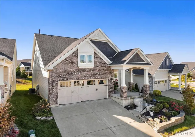 Photo 2 of Sale Pending at 17028 Fire Glow Dr, Wildwood, MO 63011 | MLS# MIS26067181 | Listing updated on 2026-10-28