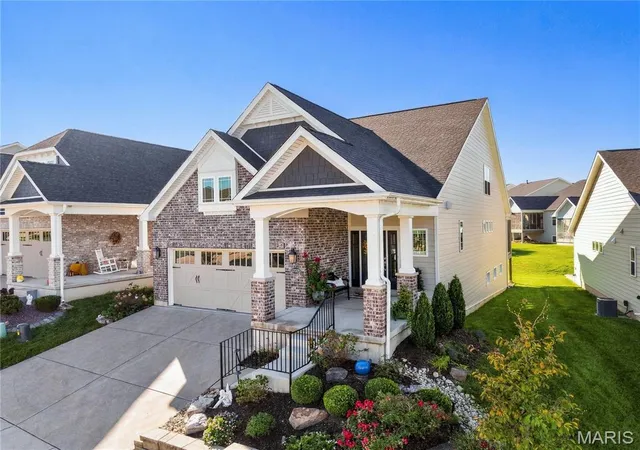 Photo 3 of Sale Pending at 17028 Fire Glow Dr, Wildwood, MO 63011 | MLS# MIS26067181 | Listing updated on 2026-10-28