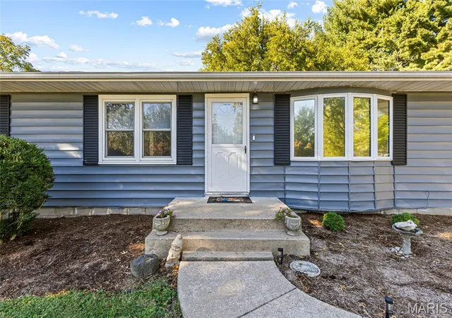 Photo 3 of Single family home for sale at 1207 Apple St, Elsberry, MO 63343 | MLS# MIS26067185 | Listing updated on 2026-10-28