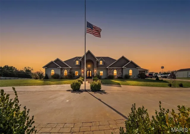 Single family home for sale at 6295 County Rd 108, Fulton, MO 65251 | MLS# MIS26067187