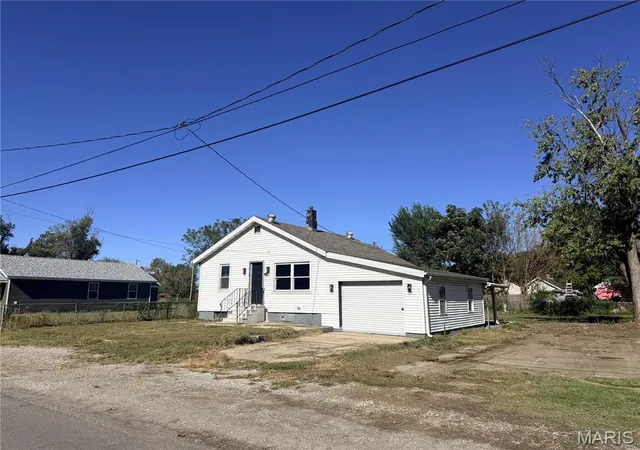 Photo 3 of Single family home for sale at 713 26th Street, Granite City, IL 62040 | MLS# MIS26067194 | Listing updated on 2026-10-20