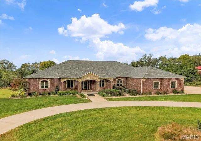 Photo 1 of Single family home for sale at 5090 Autumnwood Ln, Hannibal, MO 63401 | MLS# MIS26067196 | Listing updated on 2026-10-21