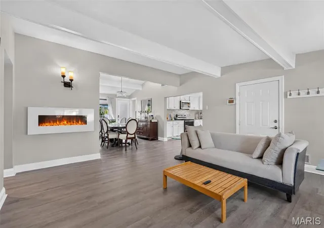 Photo 3 of Single family home for sale at 7950 Westover Pl, Saint Louis, MO 63130 | MLS# MIS26067199 | Listing updated on 2026-10-30