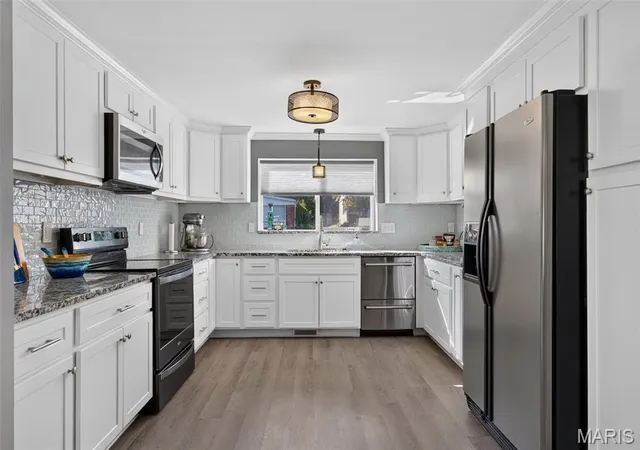 Photo 4 of Single family home for sale at 7950 Westover Pl, Saint Louis, MO 63130 | MLS# MIS26067199 | Listing updated on 2026-10-30
