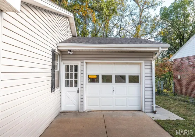Photo 4 of Single family home for sale at 908 Barton Pl, Saint Charles, MO 63301 | MLS# MIS26067200 | Listing updated on 2026-10-19