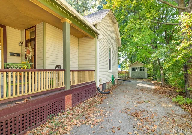 Photo 3 of Single family home for sale at 109 Springer Ave, Edwardsville, IL 62025 | MLS# MIS26067201 | Listing updated on 2026-10-20