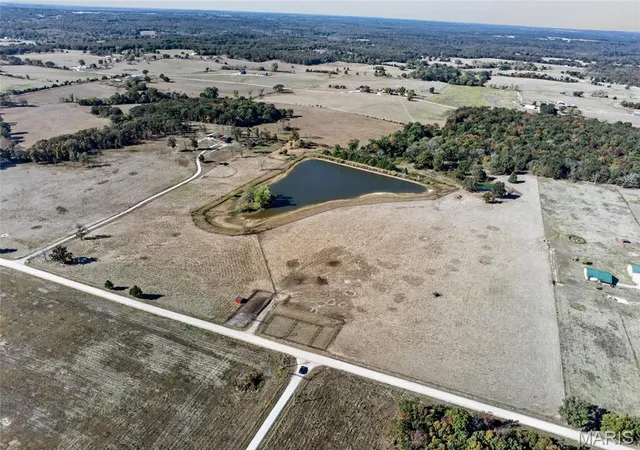 Photo 3 of House for sale at 123 Mcclurg Dr, Lebanon, MO 65536 | MLS# MIS26067213 | Listing updated on 2026-10-20
