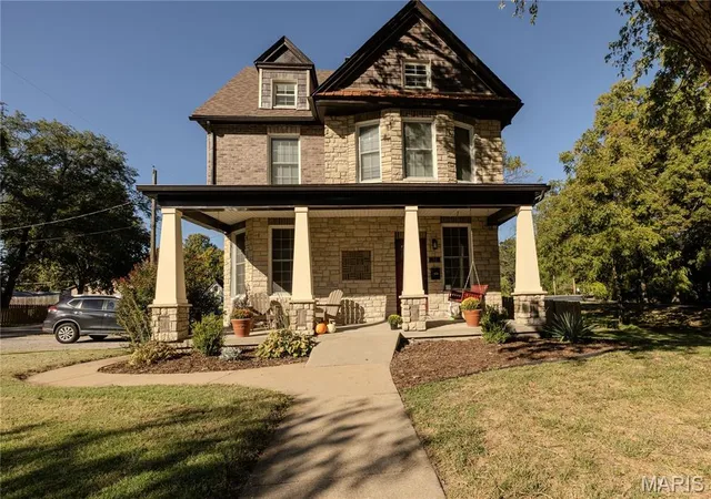 Single family home for sale at 511 S Main St, Troy, IL 62294 | MLS# MIS26067218