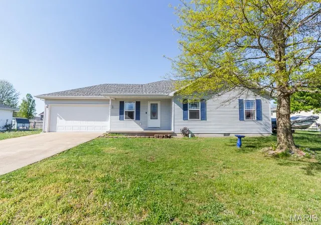 Single family home for sale at 1123 Applelane Dr, Lebanon, MO 65536 | MLS# MIS26067230