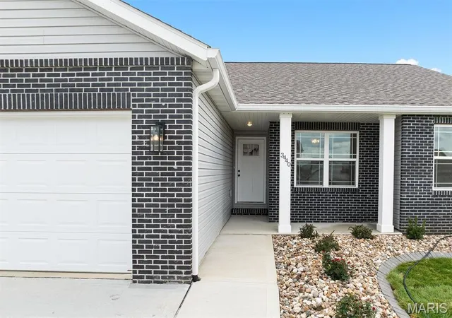 Photo 2 of Single family home for sale at 3440 Navajo Trl, Belleville, IL 62221 | MLS# MIS26067241 | Listing updated on 2026-10-19