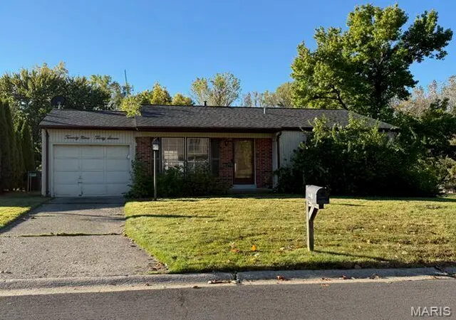 Photo 1 of Sale Pending at 2937 Lyme St, Saint Charles, MO 63301 | MLS# MIS26067247 | Listing updated on 2026-10-23