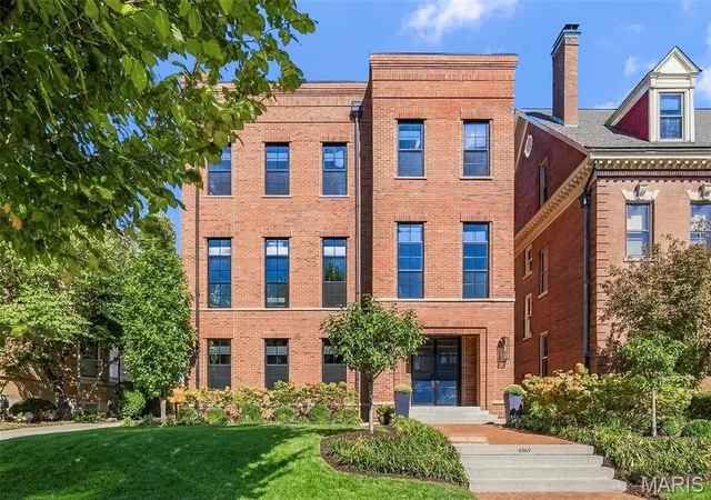 Photo 1 of Single family home for sale at 4469 Westminster Pl, Saint Louis, MO 63108 | MLS# MIS26067248 | Listing updated on 2026-10-26