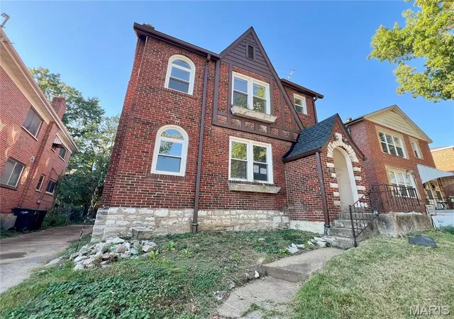 Photo 1 of Sale Pending at 7208 Dartmouth Ave, Saint Louis, MO 63130 | MLS# MIS26067255 | Listing updated on 2026-10-26