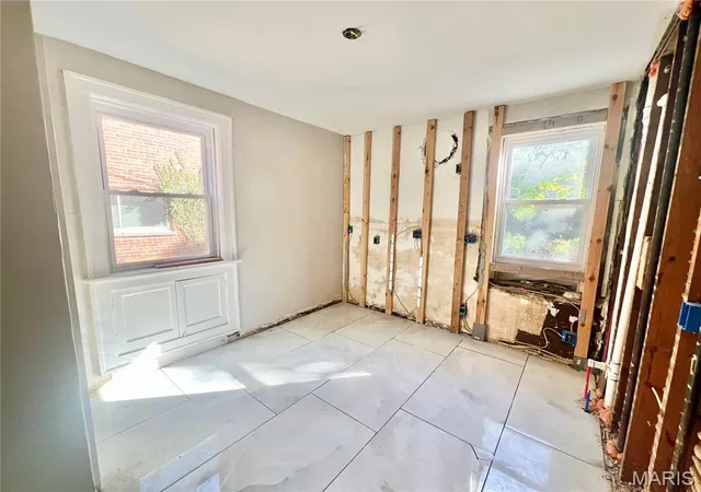 Photo 3 of Sale Pending at 7208 Dartmouth Ave, Saint Louis, MO 63130 | MLS# MIS26067255 | Listing updated on 2026-10-26