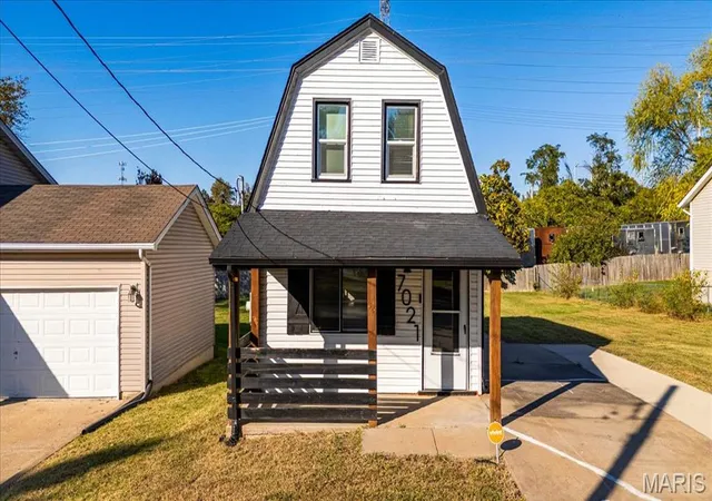 Photo 1 of Single family home for sale at 7021 Robbins Ave, Saint Louis, MO 63133 | MLS# MIS26067259 | Listing updated on 2026-10-28